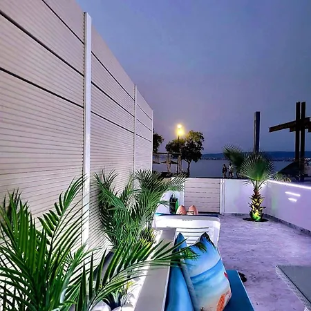 3 Bedrooms Panorama *